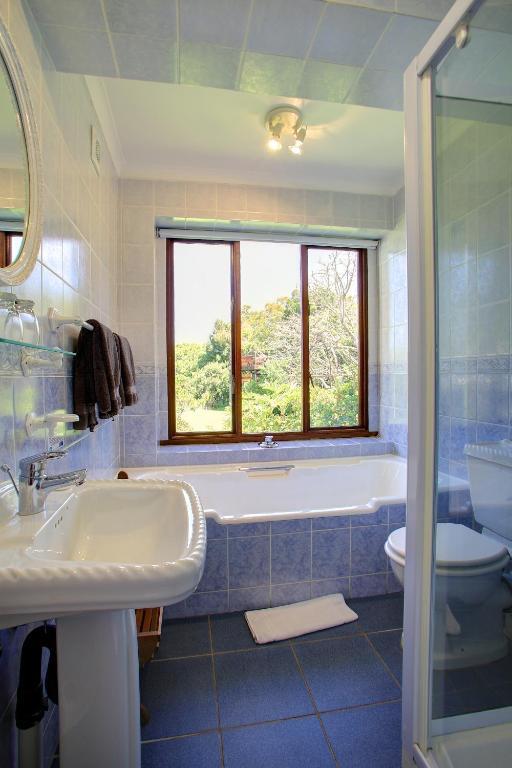 Waterfront Lodge Knysna Room photo